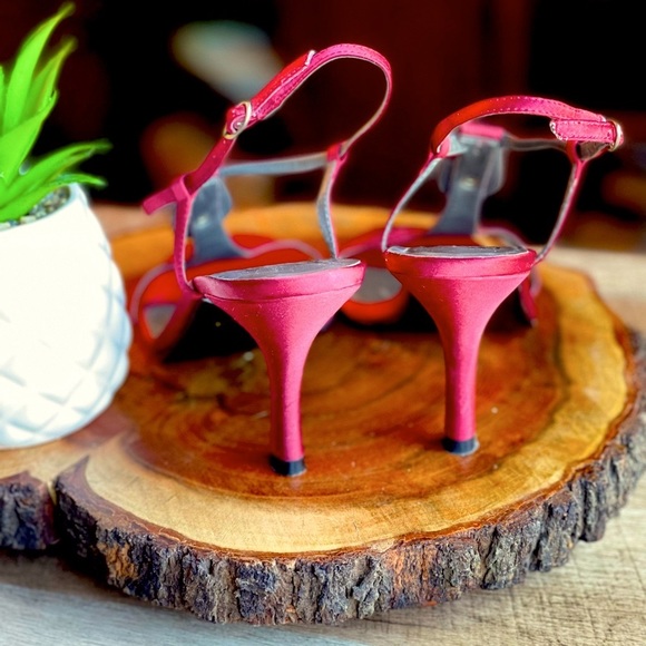 Gorgeous Heels - Picture 2 of 4